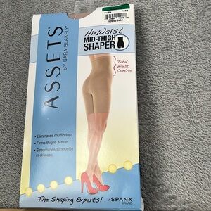 NEW Spanx Assets 3, (155-180 lb) Nude Hi Waist Mid Thigh Shaper